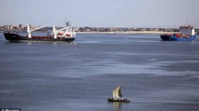 Ships passing though the Suez canal.